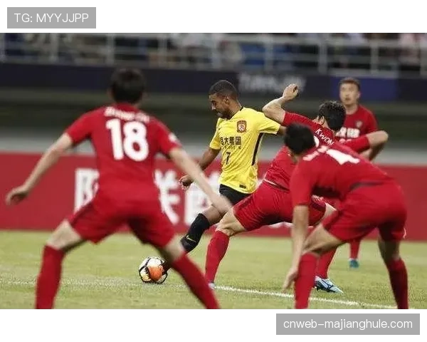 瞬间聚焦：科隆门将扑救后手抛球策动，60米奔袭进球全过程